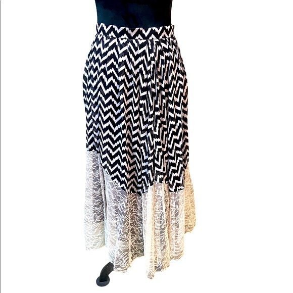 Bcbgeneration maxi skirt with lace - Picture 1 of 6